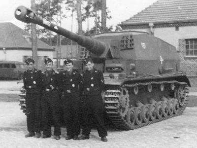 crew of the Dicker Max Schwere Panzerjager Abteilung 521