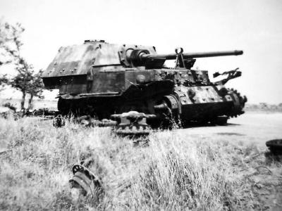 Destroyed Elefant 112 Anzio of Schwere Panzerjäger-Abteilung 653
