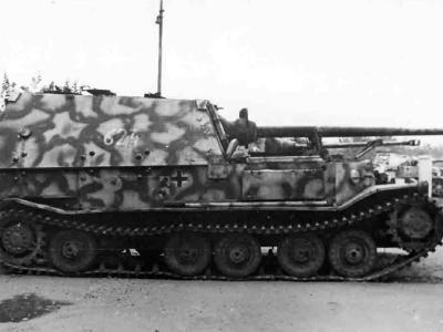 Heavy tank destroyer Ferdinand 624 of the schweres Panzerjäger-Regiment 656