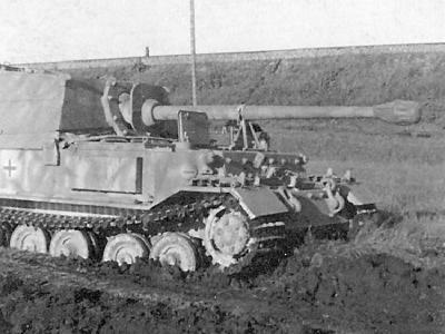 German Ferdinand tank destroyer stuck in mud