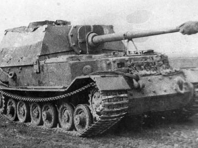 Heavy tank destroyer Elefant from schwere Panzerjäger-Abteilung 653