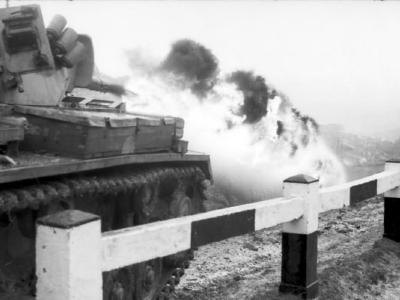 Flammpanzer III in action Italy
