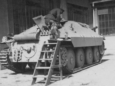 Hetzer tank destroyer rear view