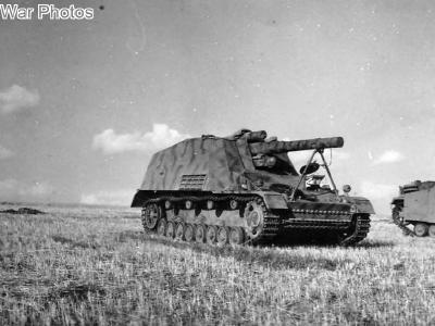 Hummel and StuG 40