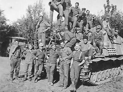 Hummel with winterketten tracks, eastern front 1944