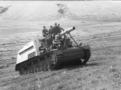 Panzerhaubitze Hummel eastern front 1943