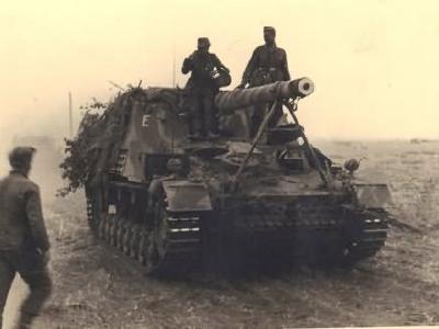Hummel howitzer code E on road