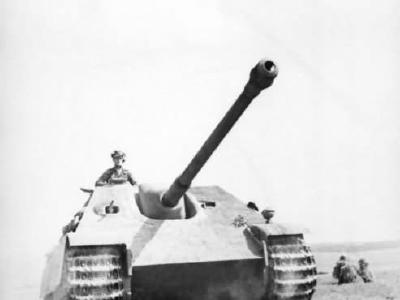 Jagdpanther during field exercises in occupied France 13