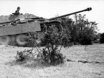 Jagdpanther with zimmerit during field exercises in occupied France