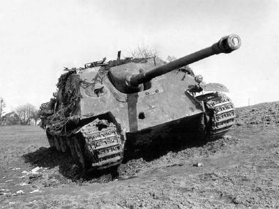 Destroyed German tank destroyer Jagdpanther of the schwere Panzerjager Abteilung 654, March 1945