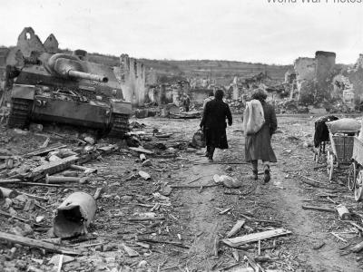 Panzer IV/70(A) in ruins of Mittelwihr France February 1945