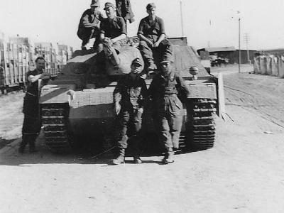 Panzerjager IV and crew