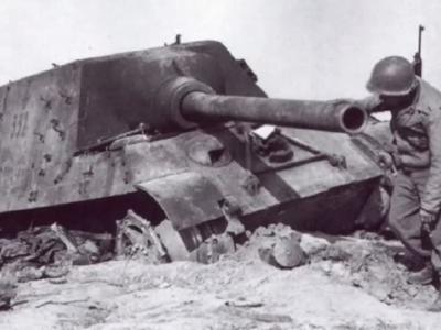 Jagdtiger 332 of the 653rd Heavy Panzerjäger Battalion near Morsbronn-les-Bains