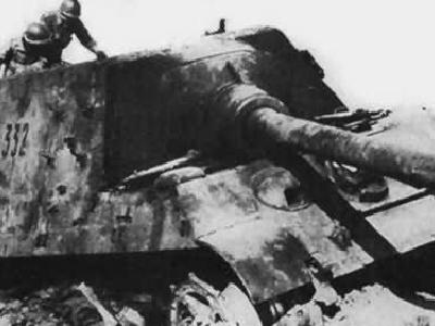 12,8 cm Panzerjäger Tiger Ausf. B Jagdtiger tactical number 332
