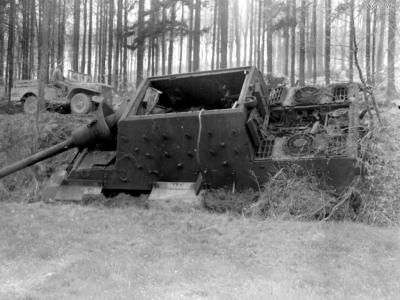 Jagdtiger of s.Pz.Jg.Abt. 512 and Dodge WC Offensen 1945