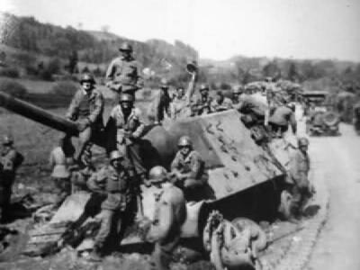 Destroyed Jagdtiger with Porsche suspension
