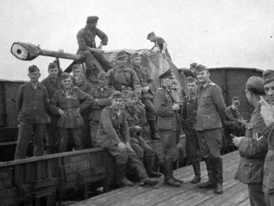 Panzerjager Marder II rail transport