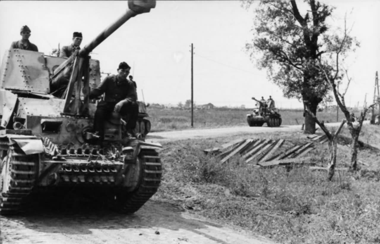 Unternehmen Zitadelle Marder III | World War Photos