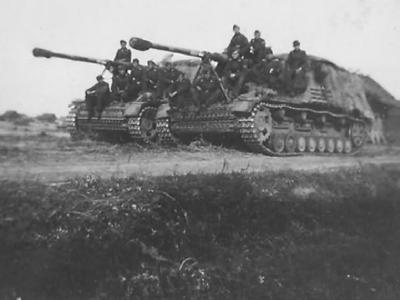 Nashorn German tank destroyers