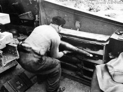 Nashorn, fighting compartment, ammo container Italy 1944 6