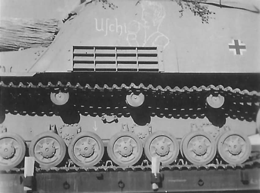 Panzerjager Nashorn Hornisse German tank destroyer 5