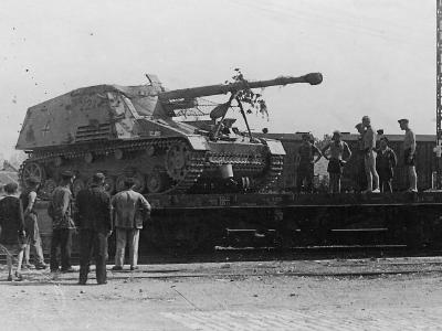 Panzerjager Nashorn number 221