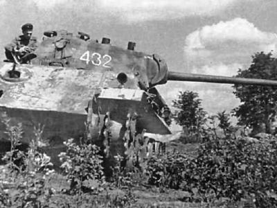 Destroyed Panther number 432 east front