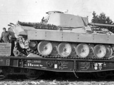 Panther ausf D tank on on Ssyms flatcar