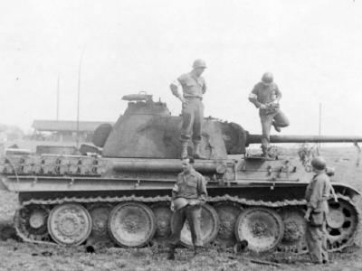 Captured tank Panther Ausf G
