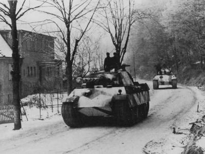 Panther Ausf G tanks of 10th SS Panzer Division Frundsberg winter camo Alsace December 1944
