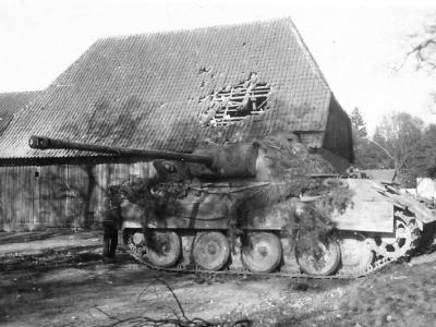 Panther tank Rhine 1945