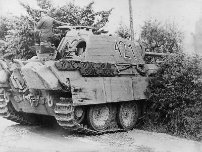 Panther tank number 421 with zimmerit 1944