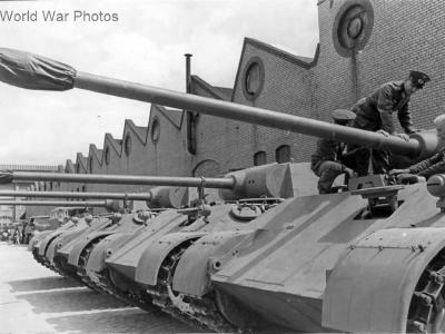 Panthers Ausf D at MAN factory, 1944