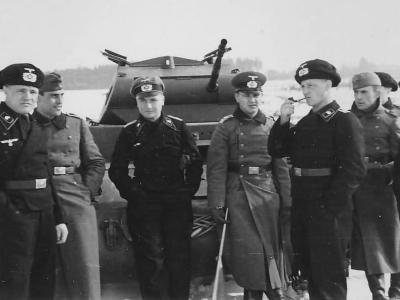 Panzer II Panzertruppe soldiers