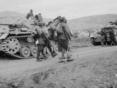 Panzer III tanks and POW