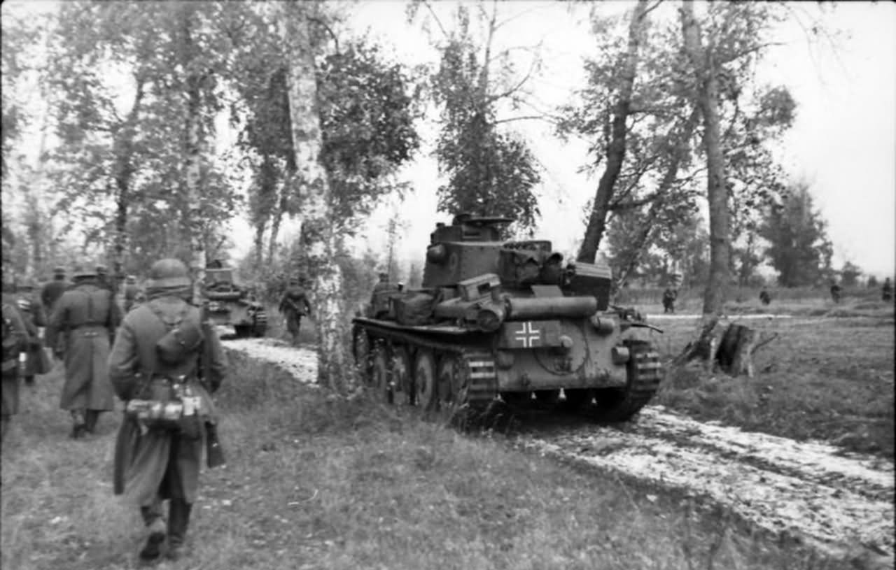Panzer 38 (t) of the 20th Panzer Division and Infanterie Eastern Front 2