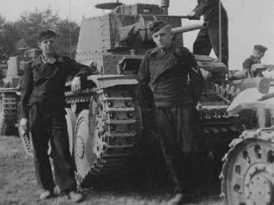 Panzer 38t tank crew