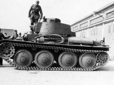 PzKpfw 38(t) side view