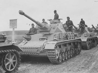 Column of German Panzer IV Ausf G tanks