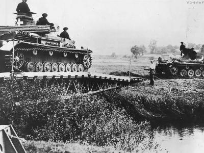 German troops and Panzer IV advancing in Poland
