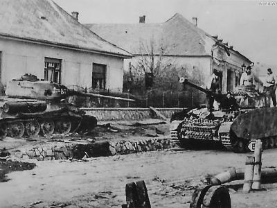 Panzer IV and destroyed T-34/85