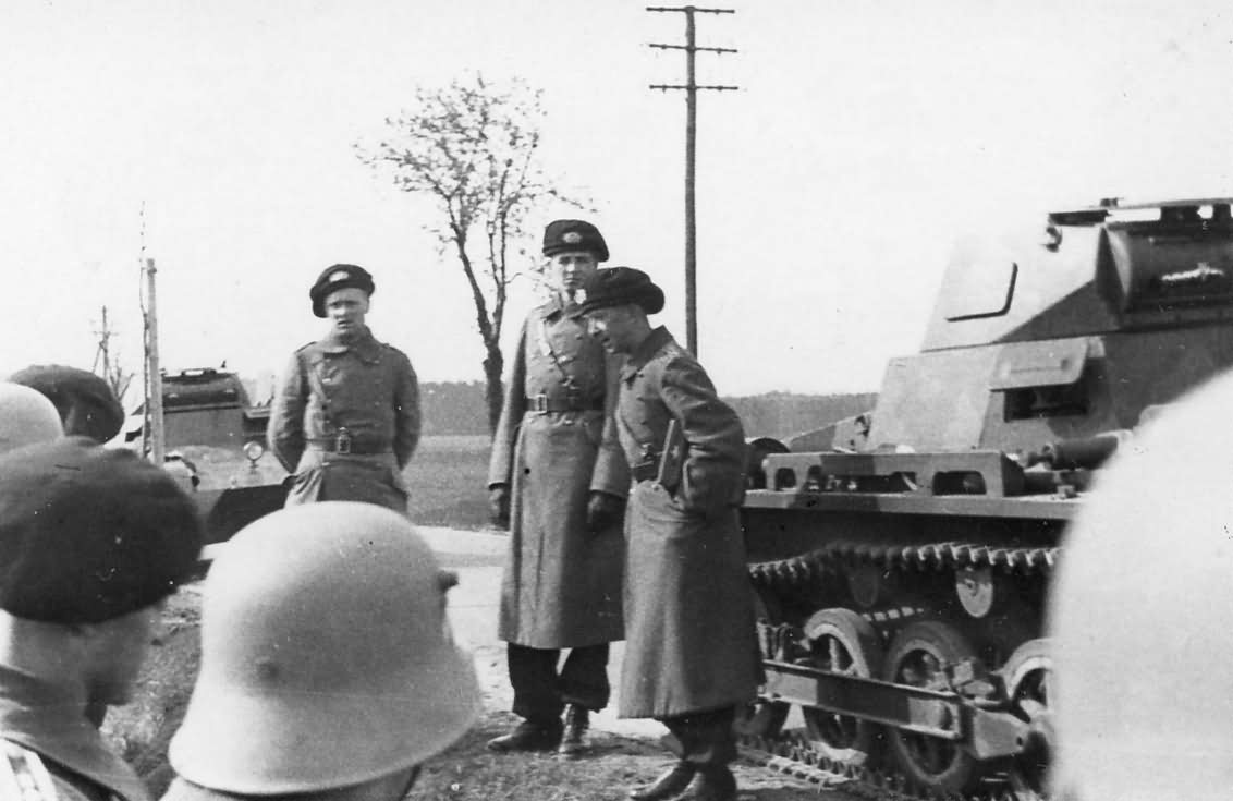 Panzer I and soldiers | World War Photos