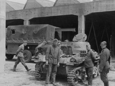 Panzer I ausf A tank maintenance