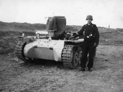 Panzer I ohne Aufbau and soldier
