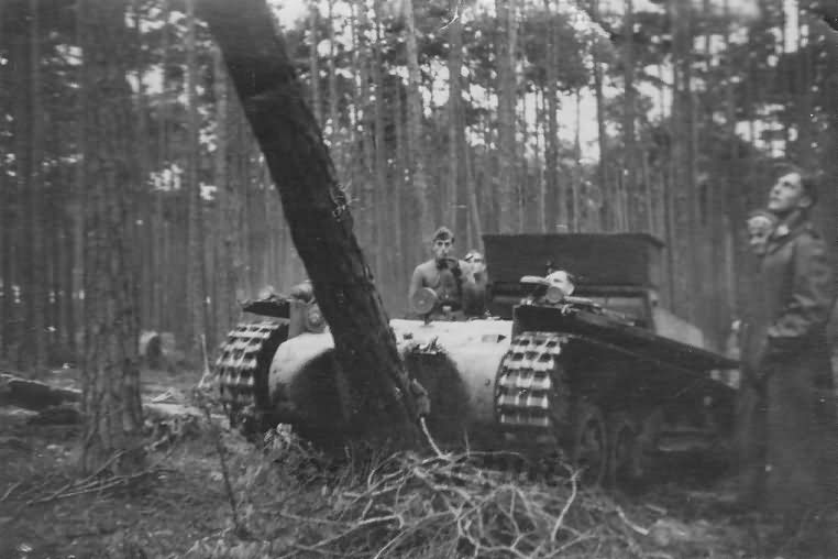 Panzer I ohne Aufbau with box on top | World War Photos