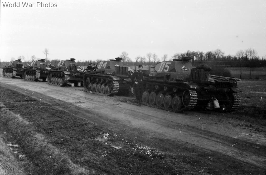 A column of Panzer II tanks | World War Photos
