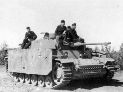 Panzer III Ausf M code 01 fitted with Schürzen
