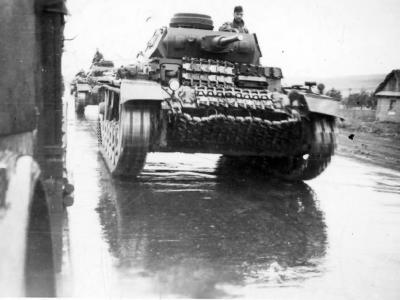 Panzer III Tanks with front spare tracks