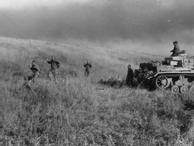Panzer III and Russian POW