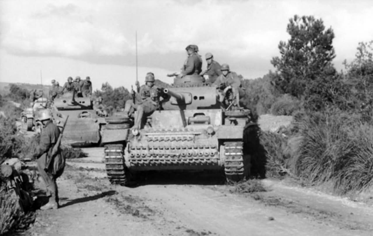 Panzer III of the Afrika Korps 4 | World War Photos